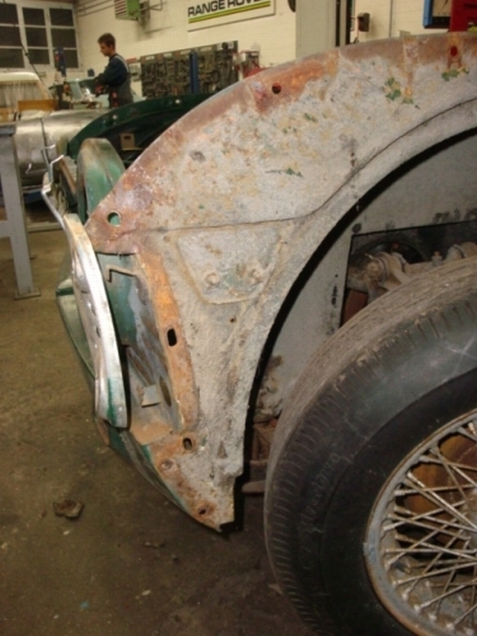 Triumph TR4 dunkelgruen 006.jpg